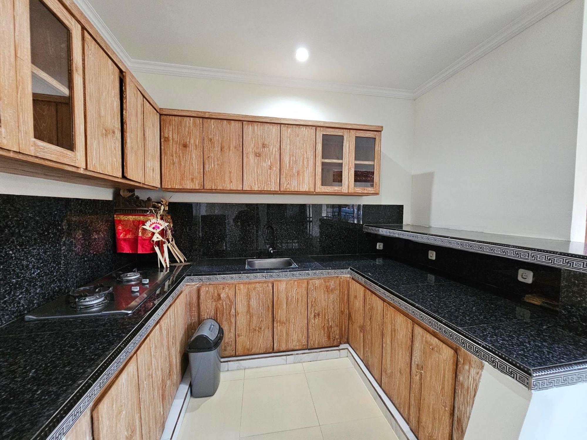 Tegalsari Guest House Canggu Экстерьер фото