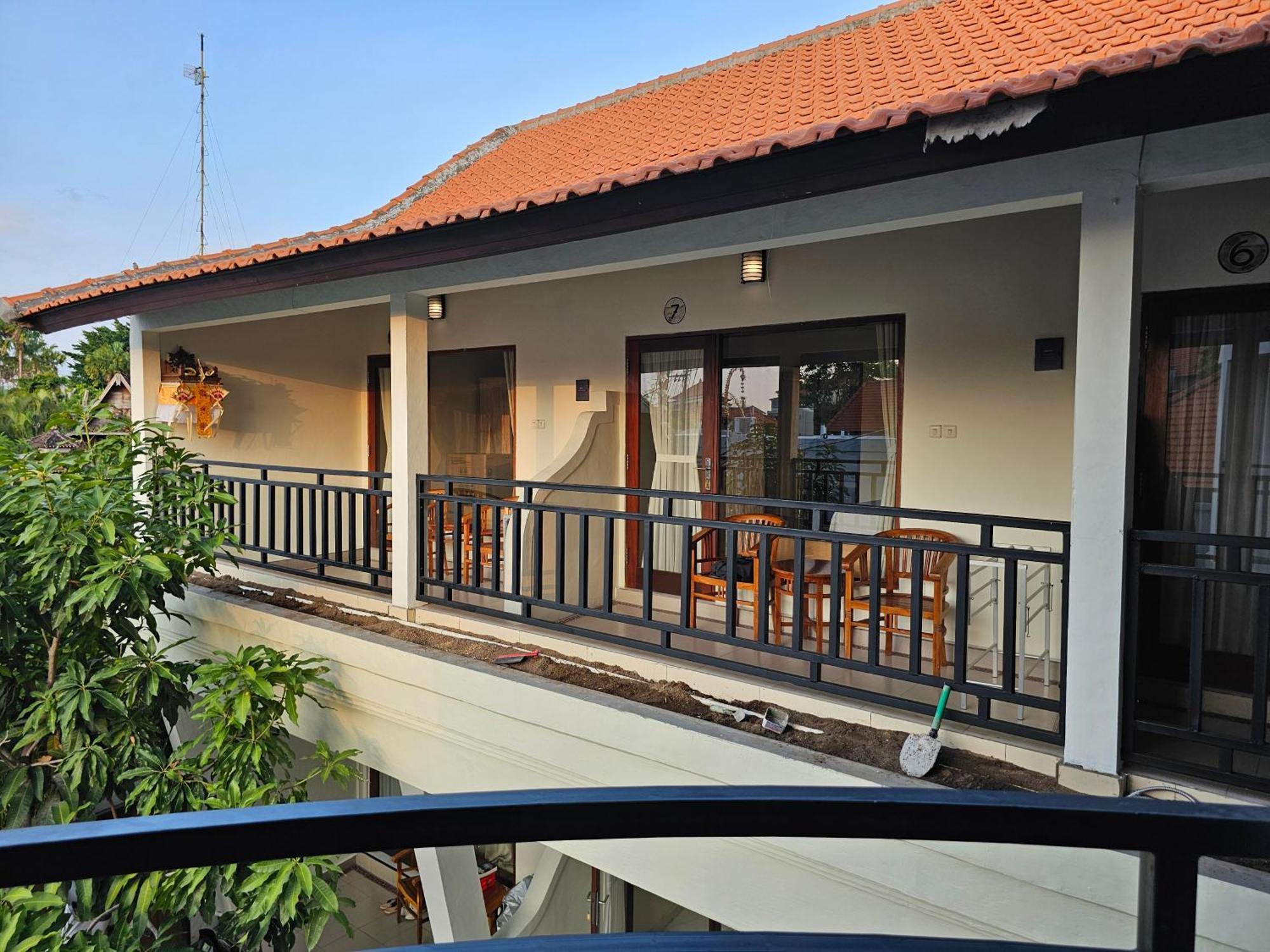 Tegalsari Guest House Canggu Экстерьер фото